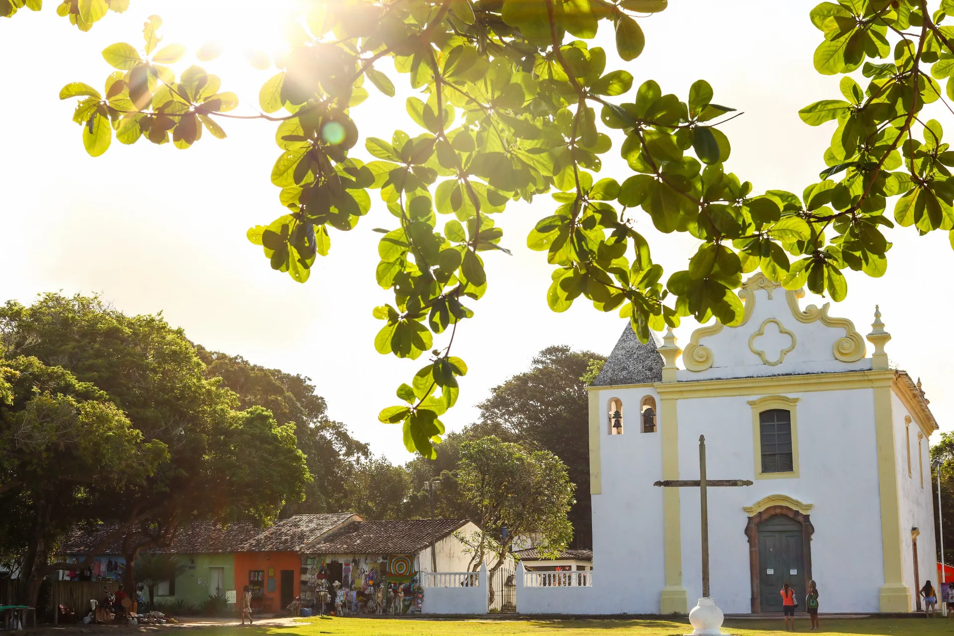 Centro Histórico de Porto Seguro com casas coloridas